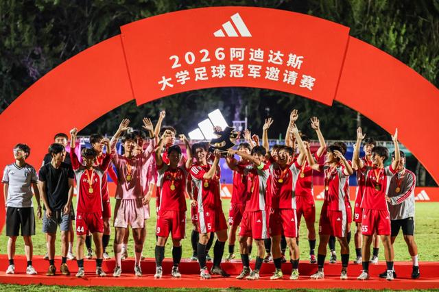 宇树机器人亮相美国达人秀总决赛!21年以来首个晋级的中国团队